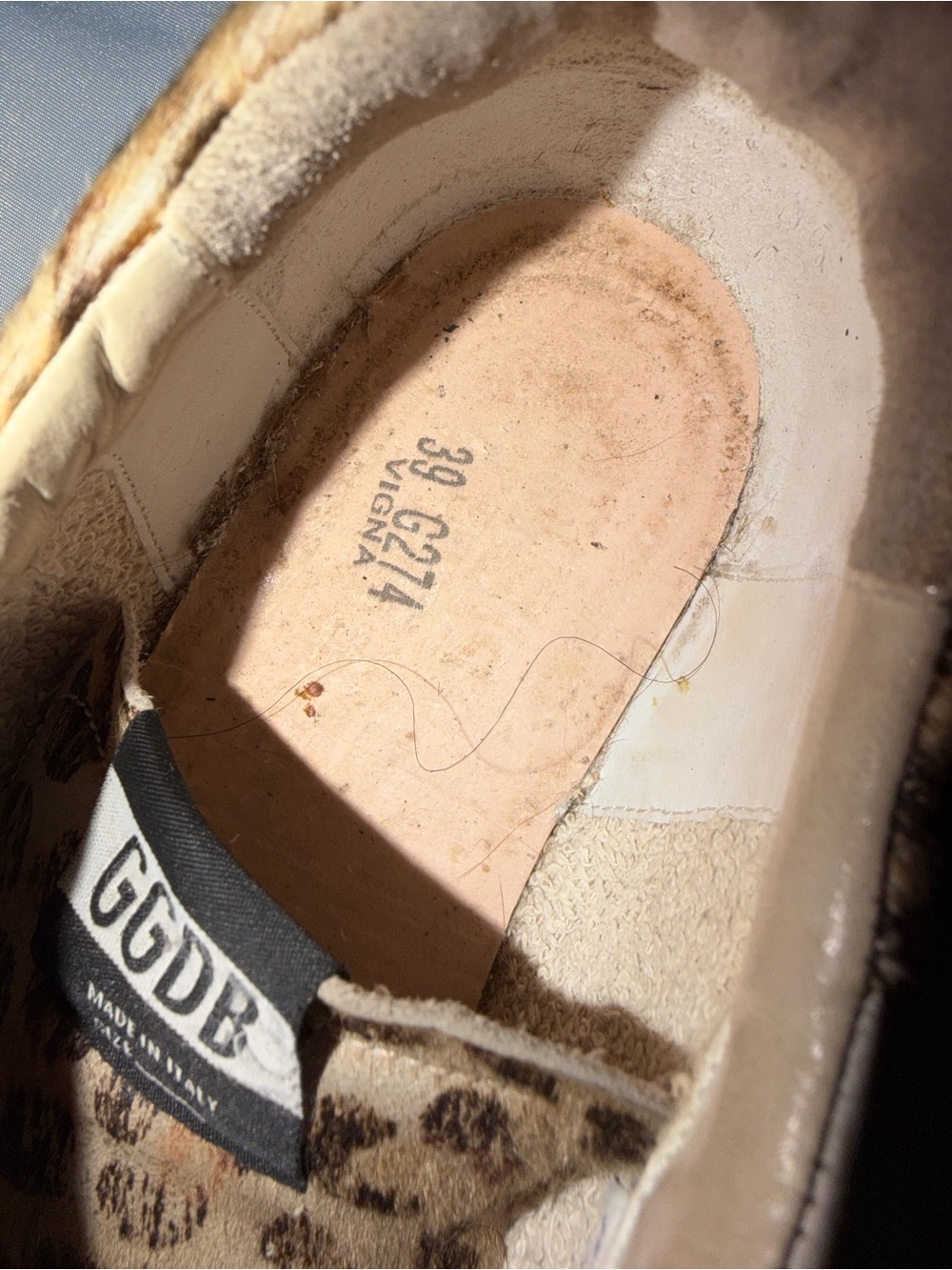 Golden Goose White Leather Low-Top Sneakers with Black Star and Brown Heel - Picture 6 of 7